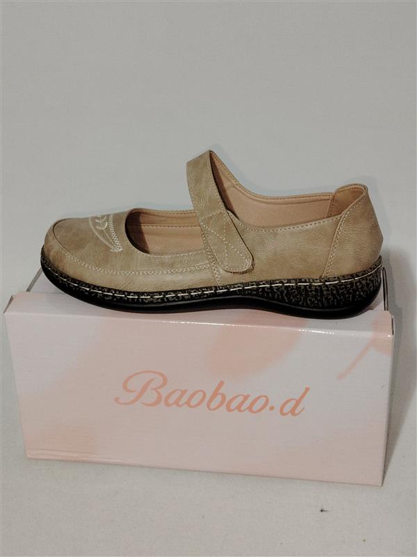 B9778-7 női félcipő d38